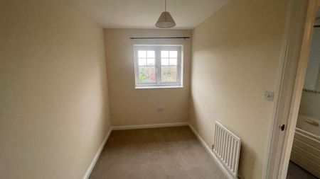 2 bedroom semi-detached house to rent - Photo 3