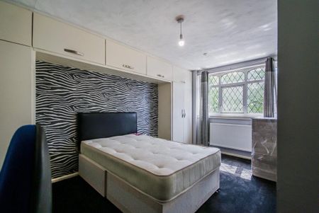 3 bedroom terraced house to rent - Photo 3