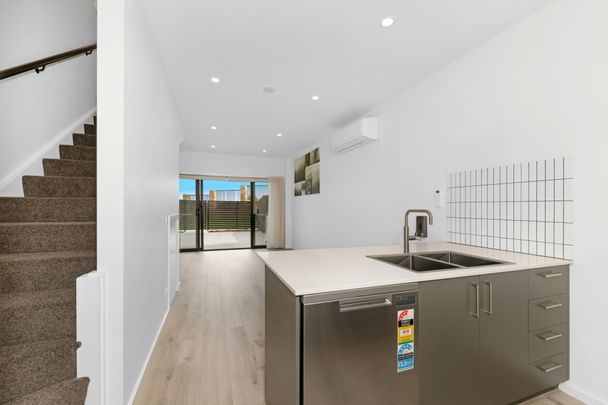 Whitlam Townhouse - Photo 1