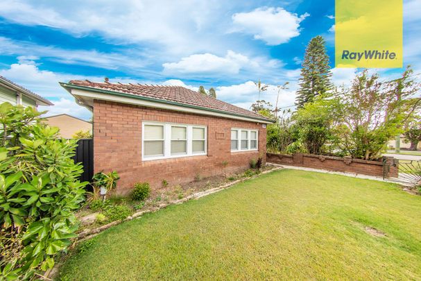 Located in one of the best streets in North Parramatta - Photo 1