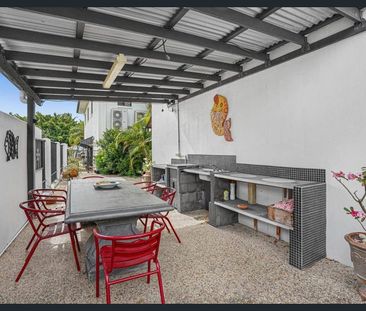 So Very Rare! Right on the Esplanade! - Photo 3