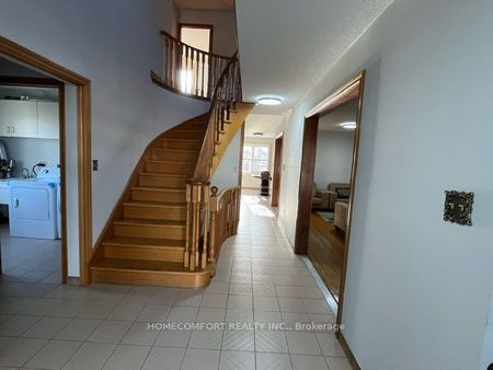 Detached Home For Lease | E8141072 - Photo 3