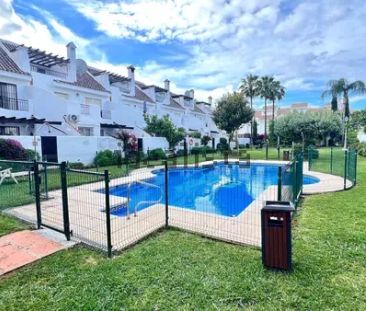 Alquiler de chalet adosado en Urbanización Los Naranjos de Marbella... - Photo 6