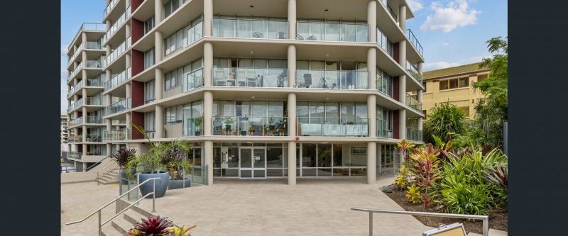 Furnished 2-bedroom, 2-bathroom at Centrepoint Apartment - Photo 1