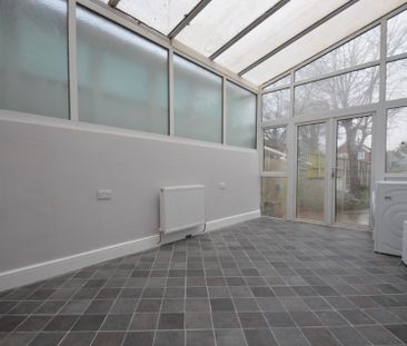 4 bedroom Semi-detached house to rent - Photo 6