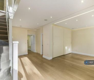 4 bedroom flat to rent - Photo 5