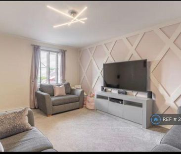 4 bedroom detached house to rent - Photo 3