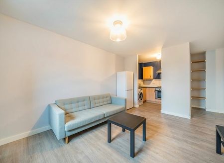 London Road - Photo 2