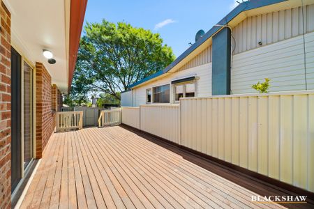 1/5 O'Hanlon Road, Queanbeyan NSW 2620 - Townhouse For Rent | Domain - Photo 2