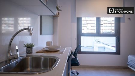 valencia, Valencian Community 46023 - Photo 3