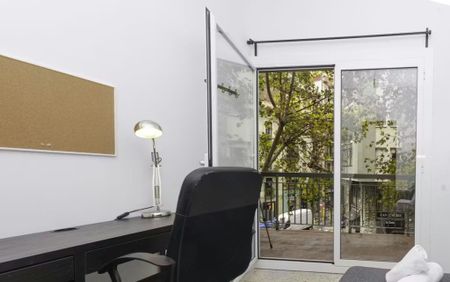 Carrer de Vila i Vilà, Barcelona, Catalonia 08004 - Photo 2