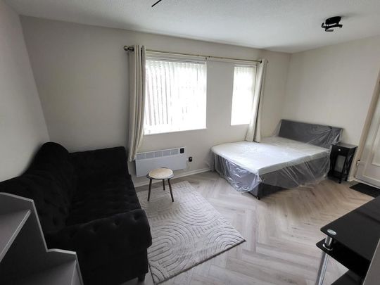 Studio to rent - Photo 1