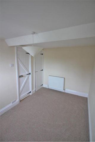 4 bedroom terraced house to rent - Photo 4