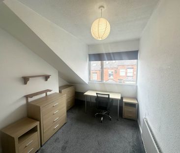 Wetherby Grove, Burley, Leeds - Photo 4