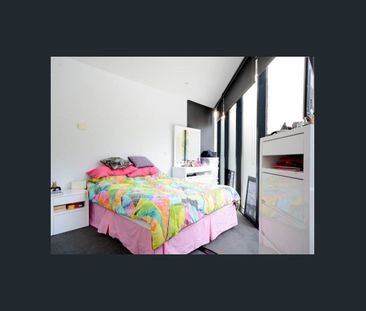 1 BEDROOM WITH GENEROUS INTERNALS IN A GREAT LOCATION! UNFURNISHED - Photo 4