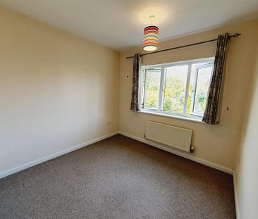 4 Bedroom House to Rent in Gillingham Road, Kettering, Northants, NN15 - Photo 1