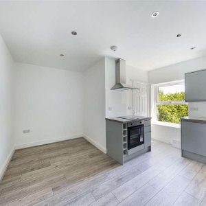 Chapel Hill, Morley, Leeds, LS27 - Photo 2