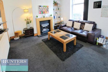 2 bedroom end of terrace house to rent - Photo 2