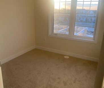 Condo Townhouse For Lease | X8057516 - Photo 1