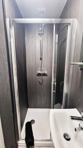 6 bedroom terraced house to rent - Photo 5