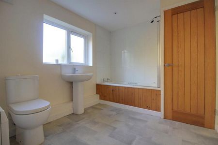 3 bedroom terraced house to rent - Photo 4