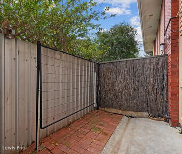 Charming Townhouse in Prime Location - Photo 3