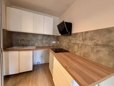 Location Appartement 2 pièces 42m² NICE 06100 - Photo 2