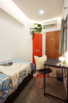 6 Bedroom CONDOMINIUM at Tampines - Photo 1