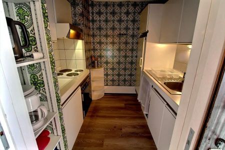 Appartement à louer à la semaine sur la place du village - Photo 5