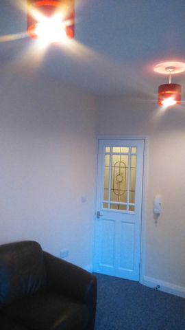 49a Crompton Street - Photo 2