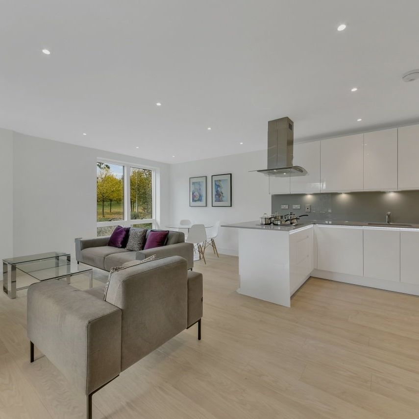 3 Bed Flat, Bodiam Court, NW10 - Photo 1