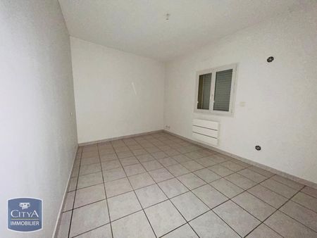 Location Appartement 3 pièces 67m² ENTRAIGUES SUR LA SORGUE 84320 - Photo 2
