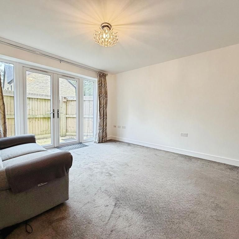 2 bedroom ground floor flat to rent - Photo 1