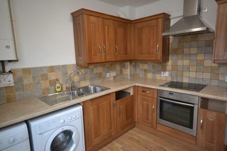 2 bedroom flat to rent - Photo 4