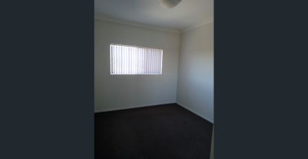 Spacious 2 Bedroom Unit - Photo 2