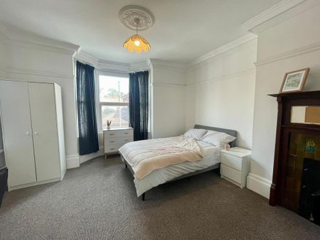 4 bedroom terraced house to rent - Photo 4