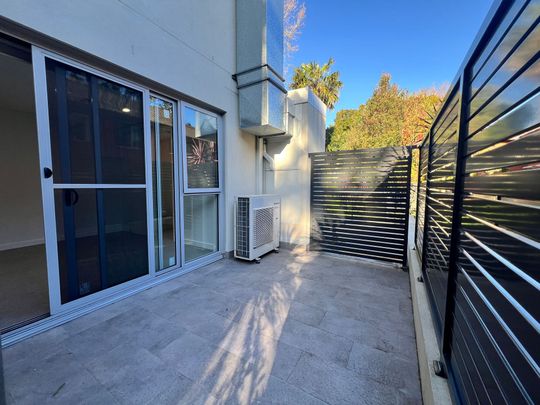 Modern 2 Bedroom Apartment - Photo 1