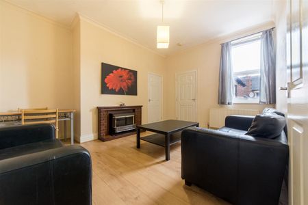 2 bed flat to rent in Rothbury Terrace, Heaton, NE6 - Photo 2