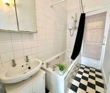 2 bedroom flat to rent - Photo 6