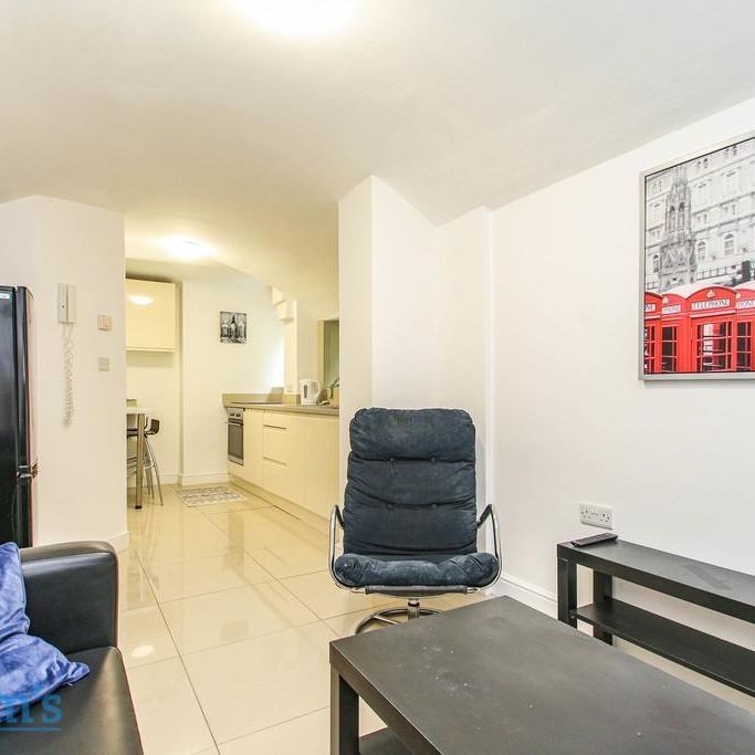 2 bedroom house share to rent - Photo 1