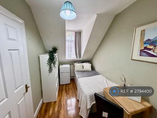 1 bedroom in a house share to rent - Photo 1