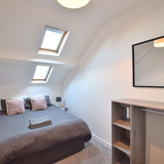 4 bedroom flat to rent - Photo 1
