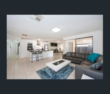 Stunning 4x2 Family Home - Photo 4