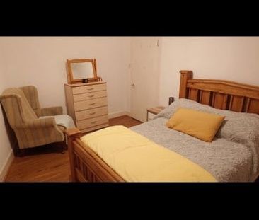 Room in a Shared Flat, Brunswick St, EH7 - Photo 1