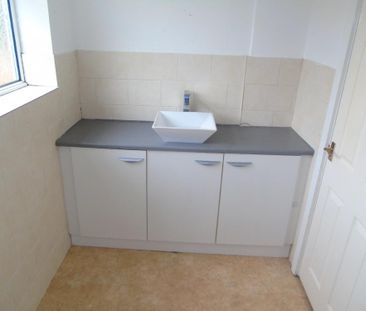 2 bedroom bungalow to rent - Photo 6