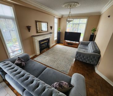 For Lease - 379 Sonoma Boulevard, Vaughan, Ontario - Photo 5