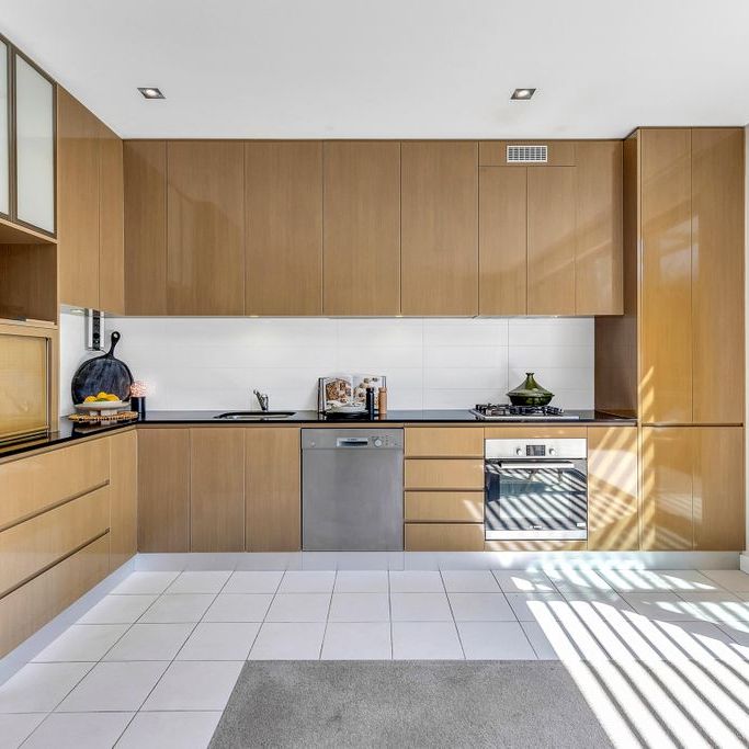 1/139 Blamey Cres,Campbell - Photo 1