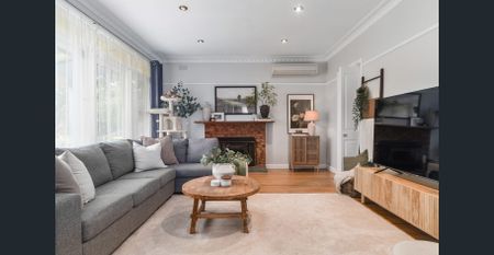 Mid Century Updated and Bright - 3 Bdrm ~ 1 Bath ~ Polished Floorboards and Large yard - Photo 2