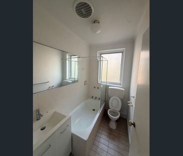 ONE BEDROOM APARTMENT IN A GREAT LOCATION - Photo 5