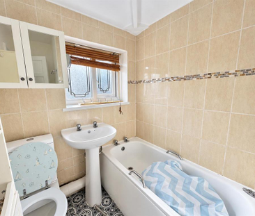 3 bedroom semi-detached house to rent - Photo 6